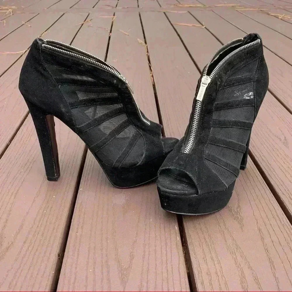 Colin Stuart black mesh pumps with zippers - Picture 3 of 6